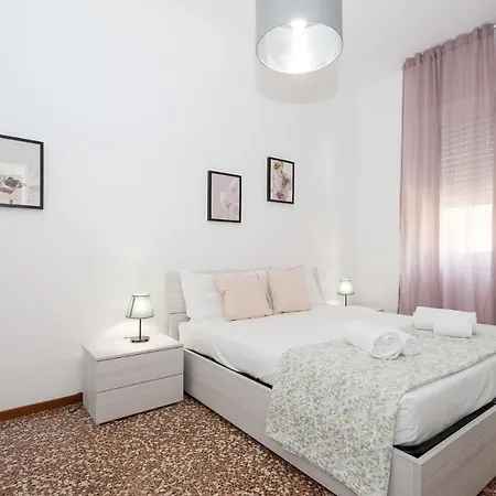 Town House 8 - In *