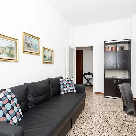 Town House 8 - In